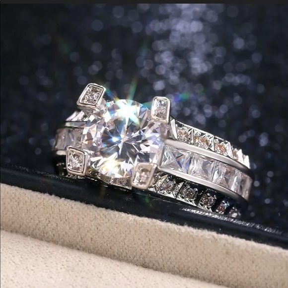 New Luxury925 Silver Round Cut White Sapphire Ring - Picture 6 of 6